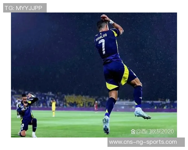 C罗头球助攻未果菲利克斯射门高出后C罗无奈敲脑门